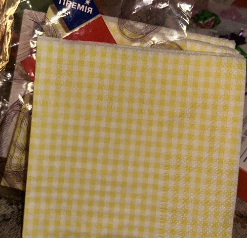 Жовто - білий тиснений квадрат 